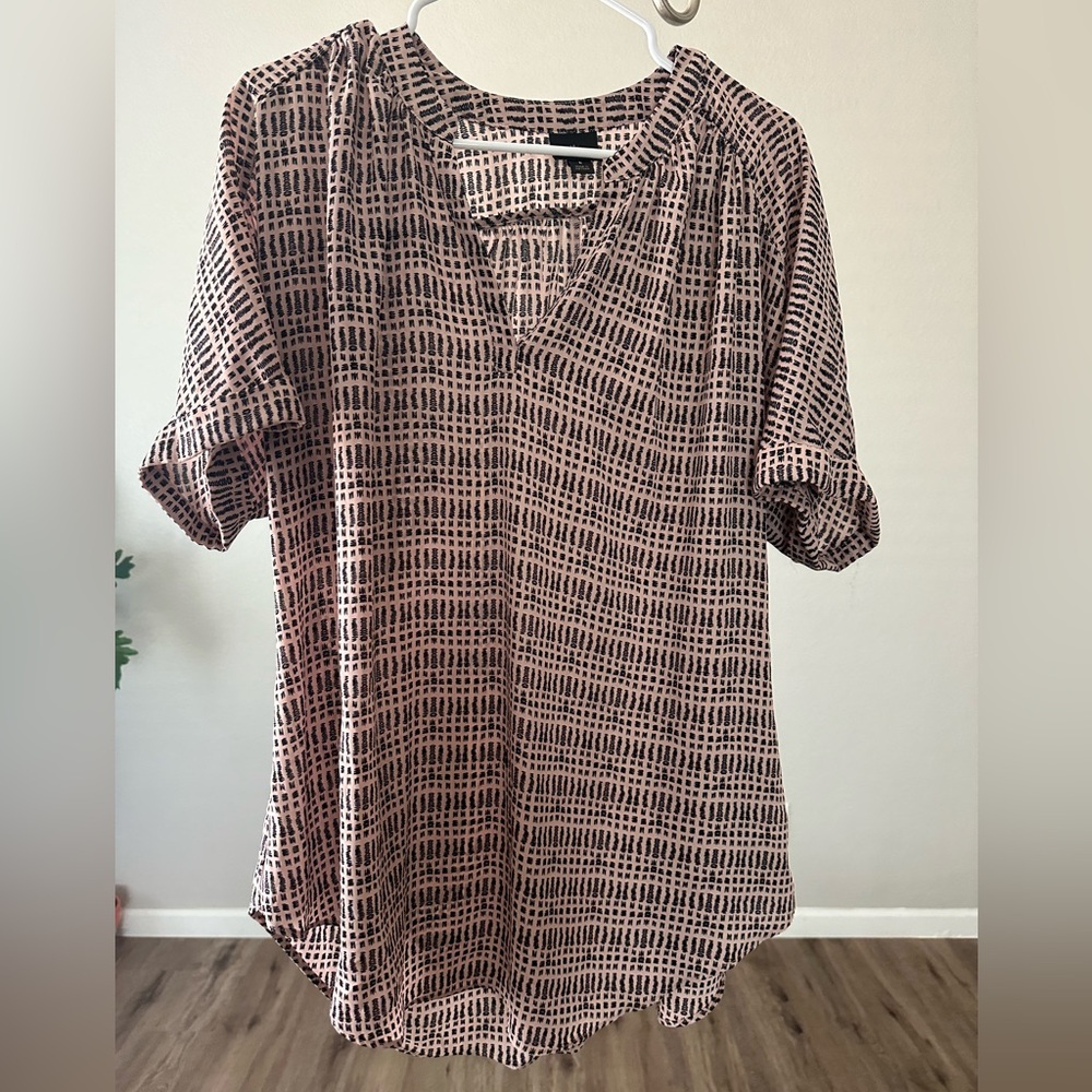 WORTHINGTON SIZE L TUNIC TOP BLOUSE PINK BLACK SHORT SLEEVES